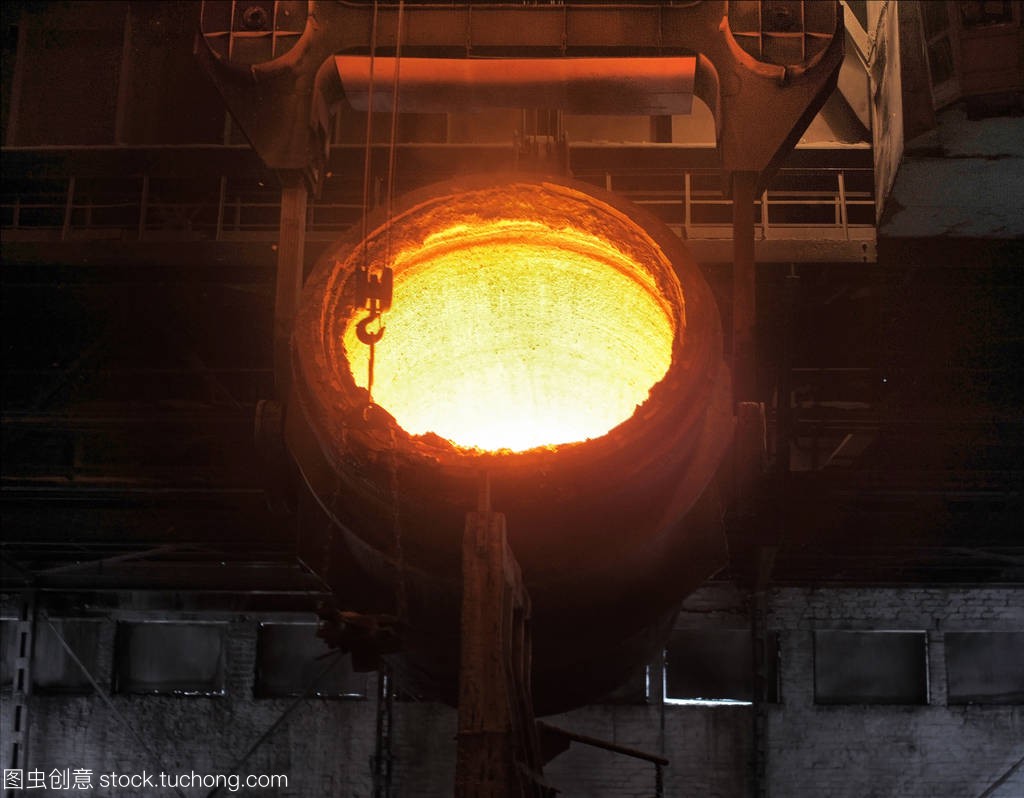 坩堝在感應設備中起什么作用？