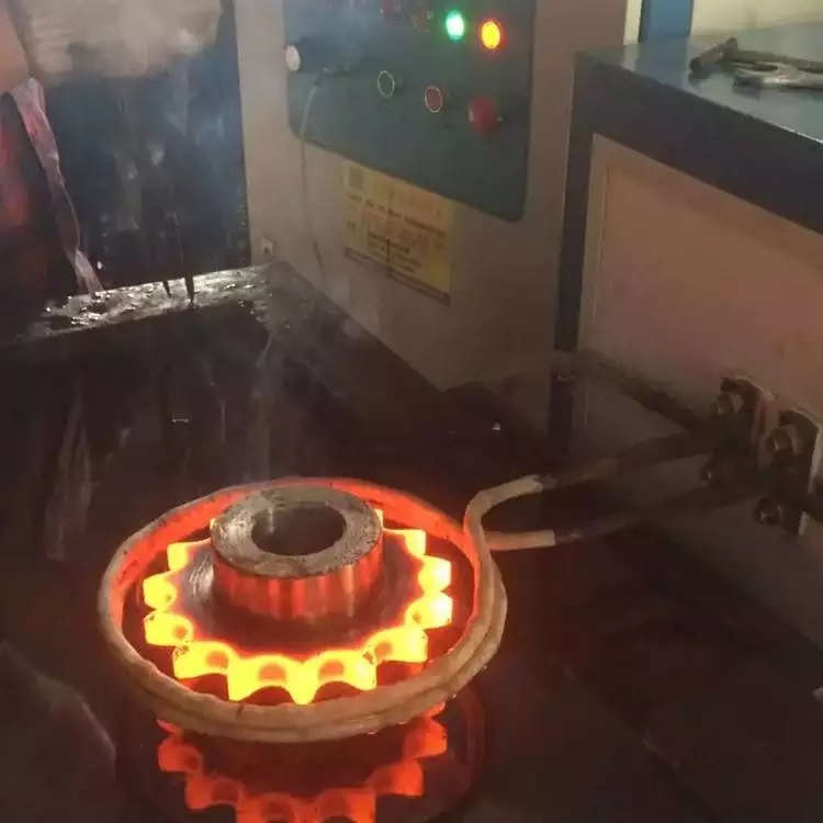 齒輪經(jīng)過電磁感應(yīng)加熱設(shè)備淬火后常出現(xiàn)哪些缺陷？如何預(yù)防？